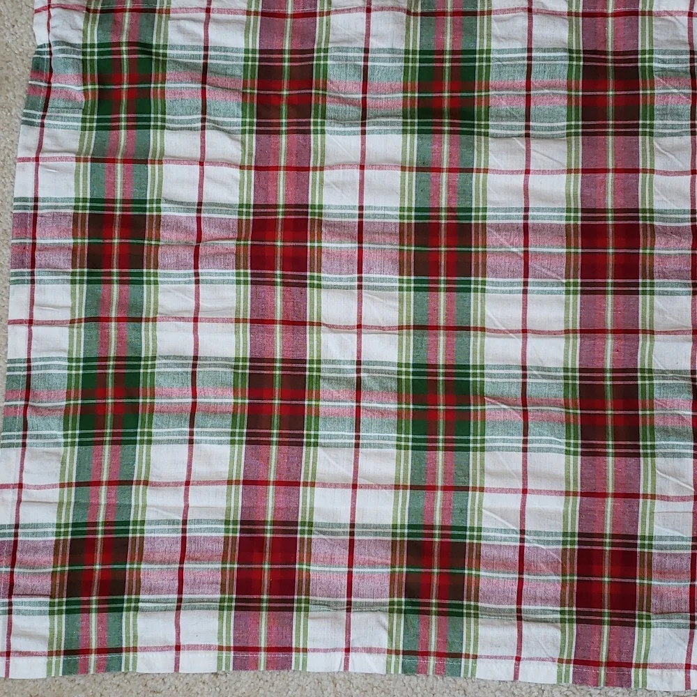 Pier 1 NWT Holiday Plaid Napkins Set of 4